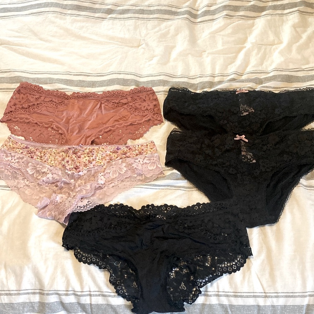 NWT Victoria’s Secret body by Victoria hiphugger panties